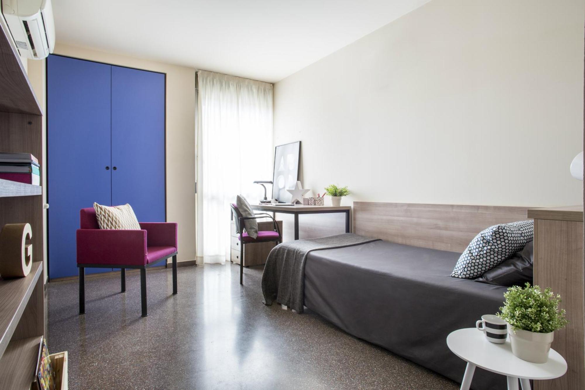 Residencia Universitaria Resa Hernan Cortes Apartment *
